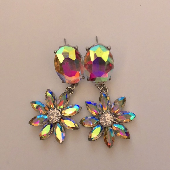 Stunning Aurora Borealis Crystal Statement Earrings - Picture 15 of 17